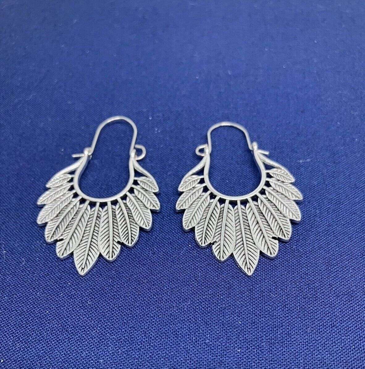 Feather Circle Shaped Hoop Earrings In Silver Tone * www.MyPrivateStyle.com